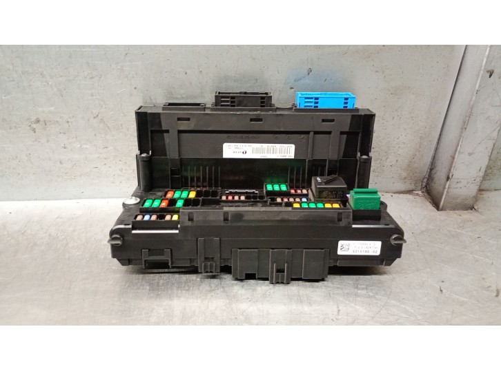 Recambio de caja reles / fusibles para bmw x3 (f25) xdrive 20 d referencia OEM IAM 9315150 9315150 