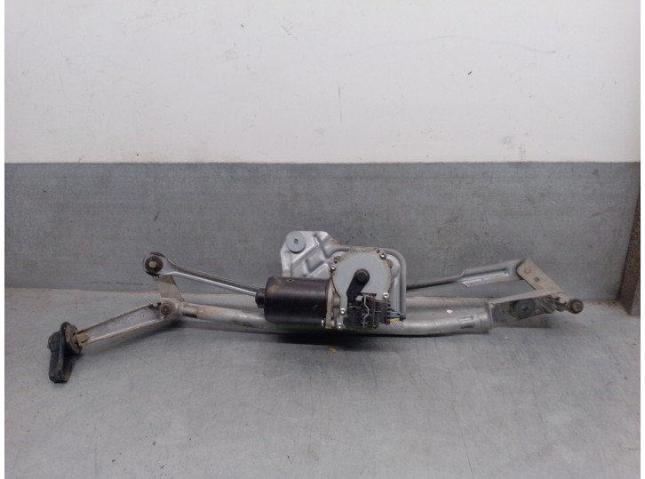 Replacement front wiper motor for Volvo XC90 I (275) D5 AWD OEM IAM reference 8659968 8659968 