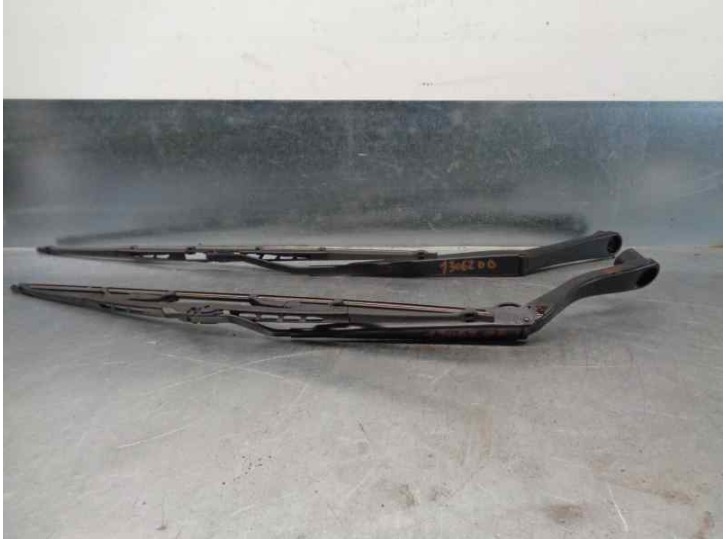 Recambio de brazo limpia delantero derecho para chrysler pt cruiser cabrio 2.4 turbo referencia OEM IAM 05127362AA  