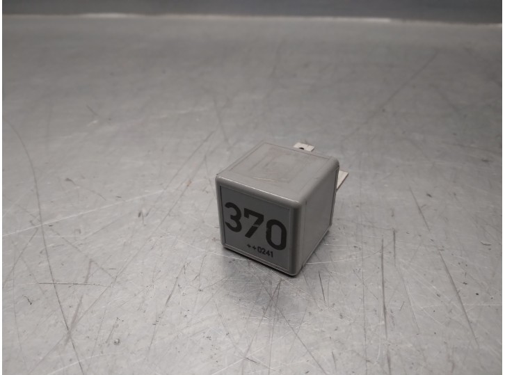 Recambio de rele para audi a4 avant (8e5) 2.5 v6 24v tdi referencia OEM IAM 8D0951253  