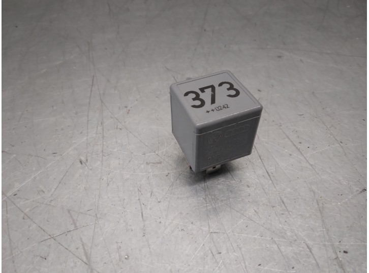 Recambio de rele para audi a4 avant (8e5) 2.5 v6 24v tdi referencia OEM IAM 8D0951253A  