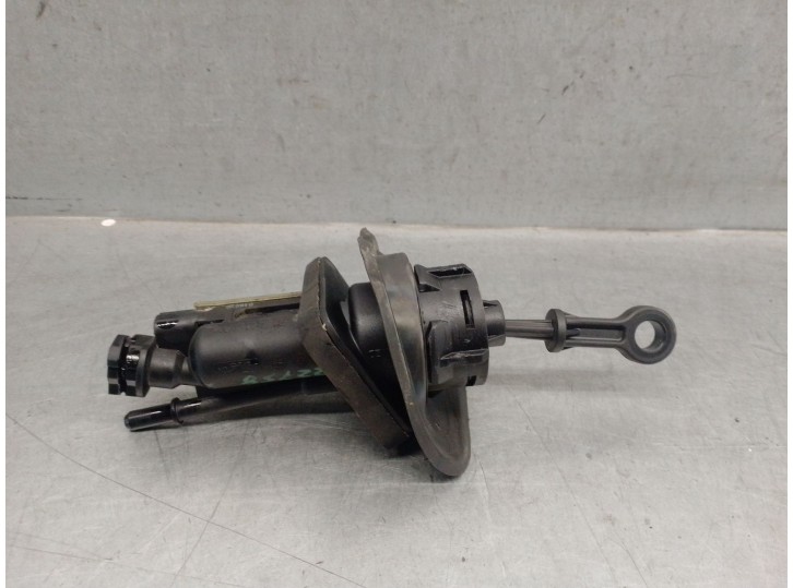 Recambio de bomba embrague para volvo v60 i (155) d3 / d4 referencia OEM IAM 31325384 31325384 