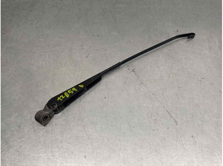 Recambio de brazo limpia delantero derecho para seat terra 0.9 referencia OEM IAM 