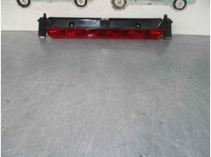 Recambio de luz central de freno para citroën c8 hdi 120 premier referencia OEM IAM 38310004  