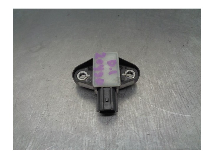 Replacement impact sensor for Volkswagen Passat Variant (3C5) 2.0 TDI OEM IAM reference 5N0959354 03180466KT 