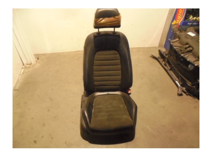 Recambio de asiento delantero derecho para volkswagen passat variant (3c5) advance referencia OEM IAM CUERO Y TELA NEGRA 5 PUER