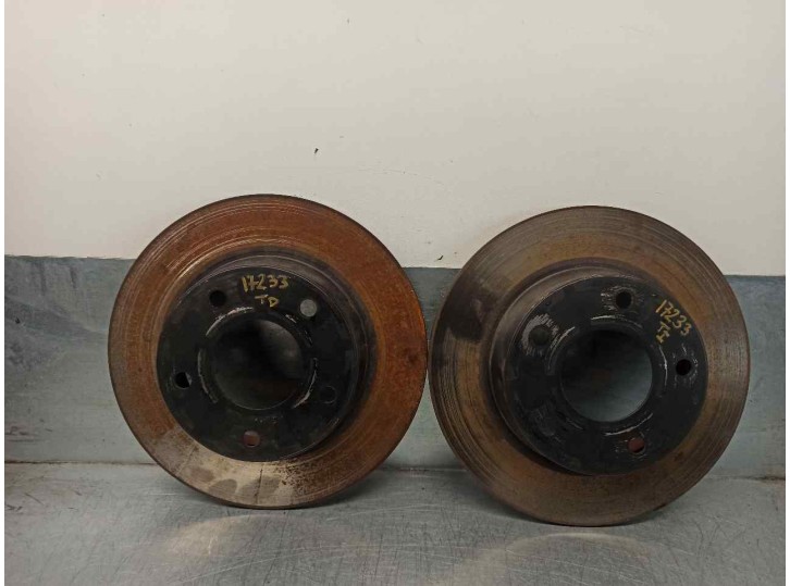 Recambio de disco freno trasero para renault arkana referencia OEM IAM 1X09N366  