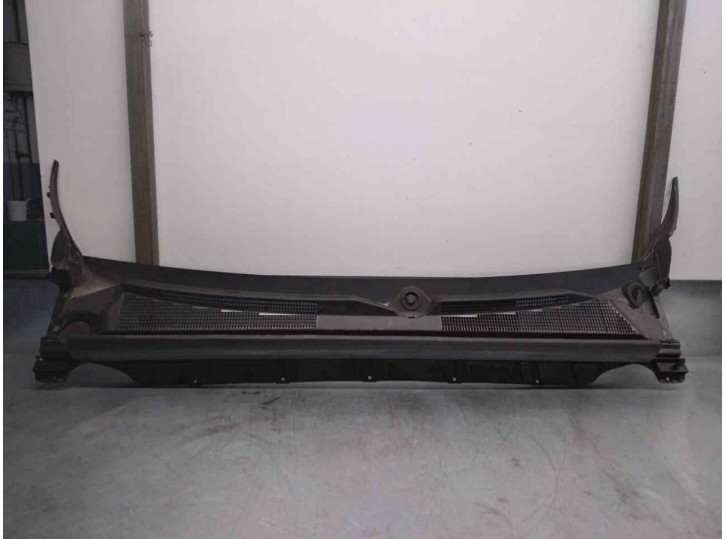 Recambio de torpedo para renault arkana referencia OEM IAM 668115282R  