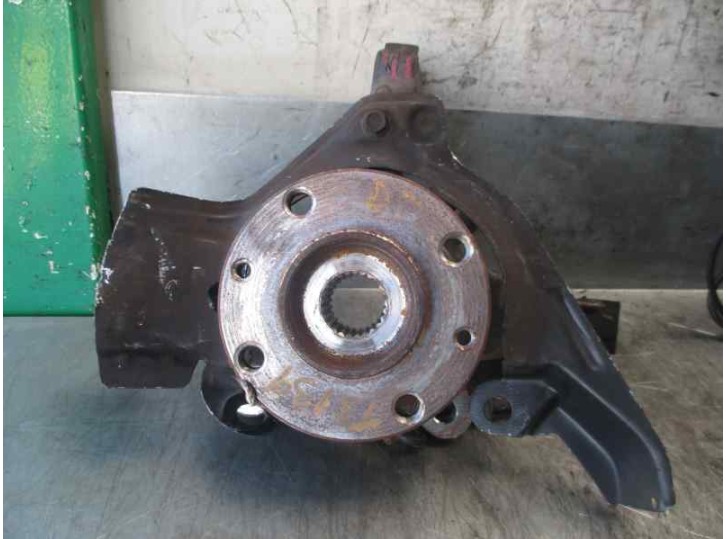 Recambio de mangueta delantera derecha para lancia lybra berlina 2.0 20v cat referencia OEM IAM 46745437  