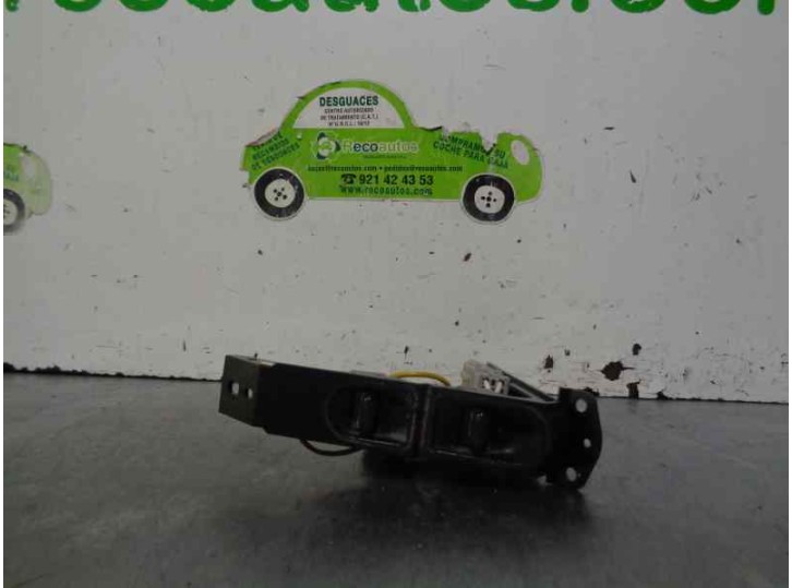 Recambio de mando elevalunas delantero derecho para mg serie 45 (rt) 2.0 td referencia OEM IAM YUD101100 53692A0A 
