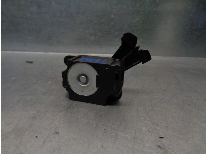 Recambio de motor calefaccion para peugeot 208 1.2 12v e-vti referencia OEM IAM 