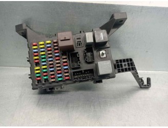 Recambio de caja reles / fusibles para jaguar x-type wagon 2.5 v6 24v cat referencia OEM IAM 4X4314A073AE  