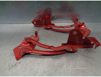 Replacement hood hinge for Chrysler PT Cruiser cabriolet 2.4 turbo OEM IAM reference 4724541AB 