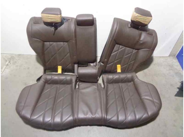 Recambio de asientos traseros para infiniti fx 5.0 v8 cat referencia OEM IAM  CUERO MARRON OSCURO 5 PUERTAS