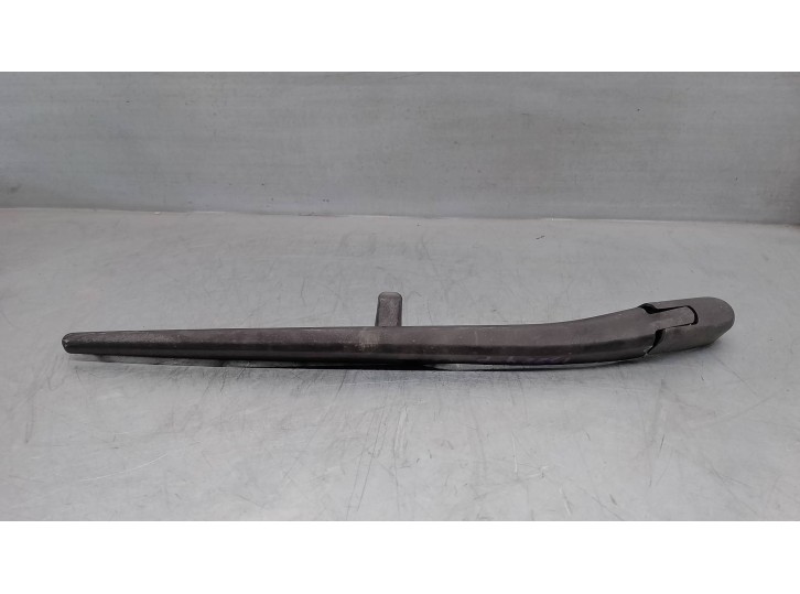 Replacement rear wiper arm for Chevrolet Captiva 2.0 Diesel CAT OEM IAM reference 96624647 