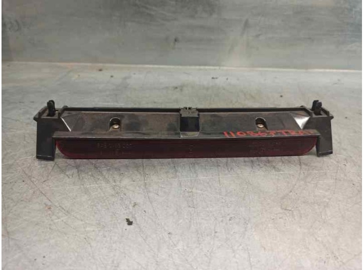 Replacement center brake light for Peugeot 807 ST Universal Mediterranea OEM IAM reference 38310002 