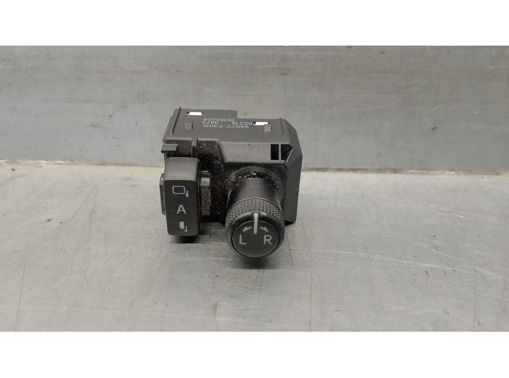 Recambio de mando retrovisor para toyota c-hr referencia OEM IAM 84872F4010  