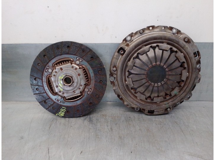 Recambio de kit embrague para renault clio grandtour 1.5 dci diesel fap referencia OEM IAM 8200950607 8200950609 VALEO