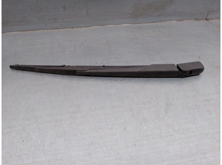 Replacement rear wiper arm for BMW X3 (E83) 2.0 Turbodiesel CAT OEM IAM reference 61623400708 