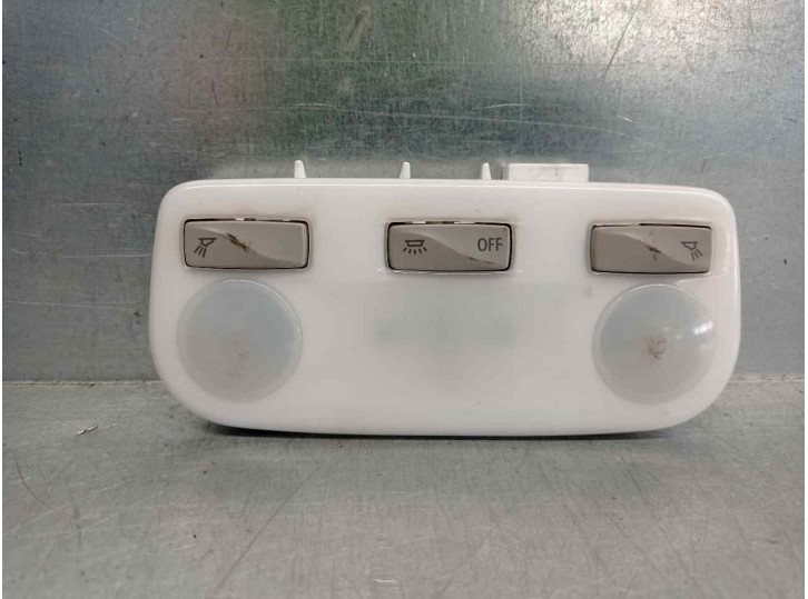 Recambio de luz interior para renault fluence dynamique referencia OEM IAM 264300008R 