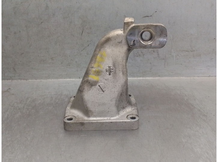 Replacement engine mount for SsangYong Rodius 2.7 Turbodiesel CAT OEM IAM reference A6652230804 6652230804 