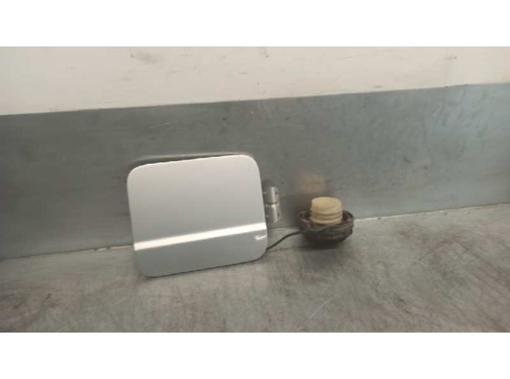 Replacement fuel filler cap (exterior) for Kia Shuma II 1.6 CAT OEM IAM reference K2B142410 