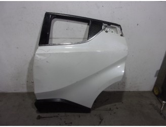 Recambio de puerta trasera izquierda para toyota c-hr referencia OEM IAM 67004F4010 BLANCA 5 PUERTAS