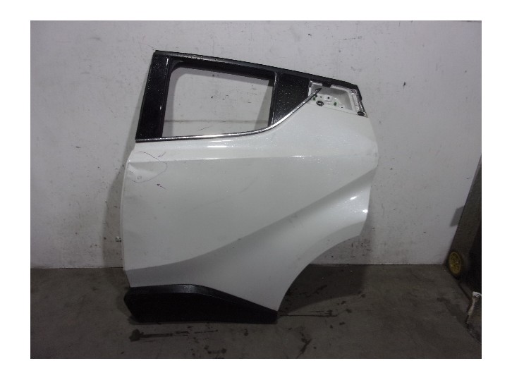 Recambio de puerta trasera izquierda para toyota c-hr referencia OEM IAM 67004F4010 BLANCA 5 PUERTAS
