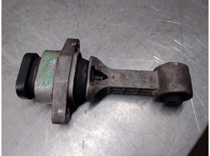 Recambio de soporte motor trasero para kia soul ( ) 1.6 crdi cat referencia OEM IAM 21950A4200  