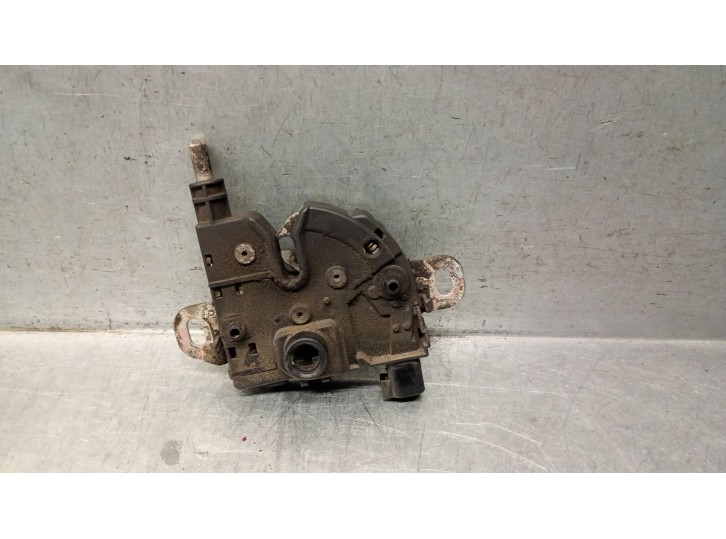 Recambio de cerradura capot para ford focus berlina (cap) 2.0 tdci cat referencia OEM IAM 3M5116700BC 4895286 