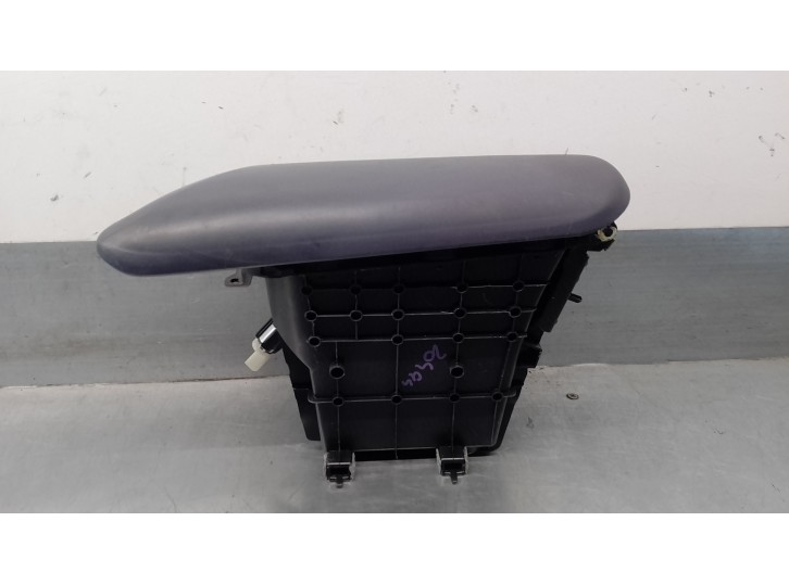 Recambio de apoyabrazos central para toyota c-hr referencia OEM IAM 58812F4010  