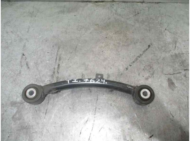 Recambio de brazo suspension superior trasero izquierdo para ssangyong rodius 2.0 td cat referencia OEM IAM 
