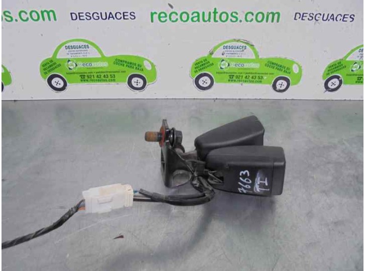 Recambio de enganche cinturon para kia cee´d 1.6 crdi cat referencia OEM IAM 888301H001 4 PIN 