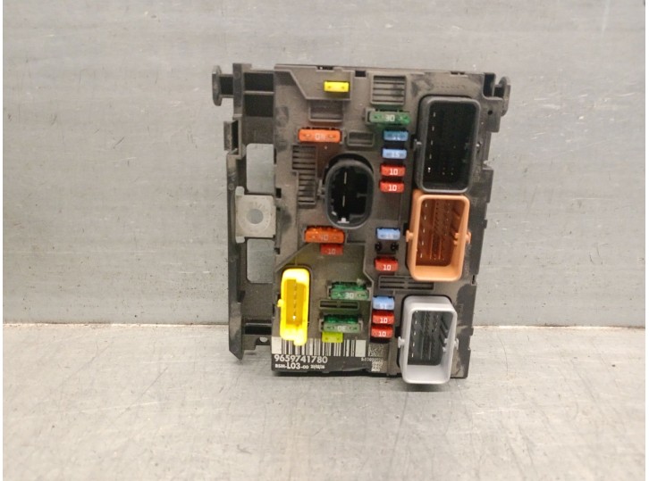 Recambio de caja reles / fusibles para citroën c3 1.4 referencia OEM IAM 9659741780 DELPHI