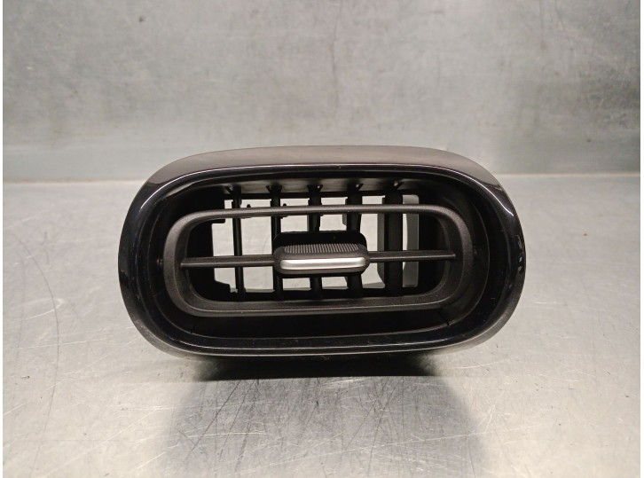 Recambio de aireador para toyota yaris (_p21_, _pa1_, _ph1_) 1.5 hybrid (mxph10) referencia OEM IAM 55650K0040  