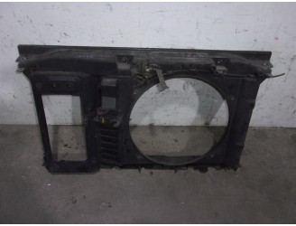 Recambio de calandra delantera de radiador para citroën c4 berlina 1.6 16v hdi referencia OEM IAM 7104V2 DE FIBRA CON CERRADURA 