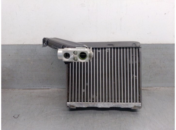 Recambio de evaporador aire acondicionado para land rover range rover evoque (l538) 2.0 d 4x4 referencia OEM IAM FA992003 LR0972