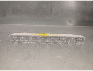 Recambio de luz central de freno para toyota yaris (_p21_, _pa1_, _ph1_) 1.5 hybrid (mxph10) referencia OEM IAM 81006K0020 81006