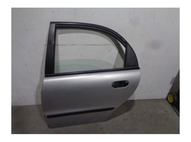 Recambio de puerta trasera izquierda para daewoo lanos 1.6 cat referencia OEM IAM 96303928 GRIS 5 PUERTAS