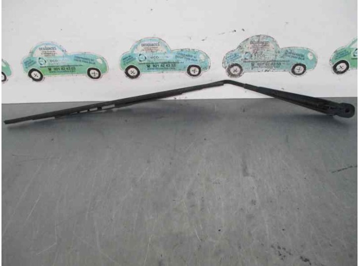 Replacement rear wiper arm for Mitsubishi Carisma saloon 4 (DA0) 1.9 turbodiesel OEM IAM reference 
