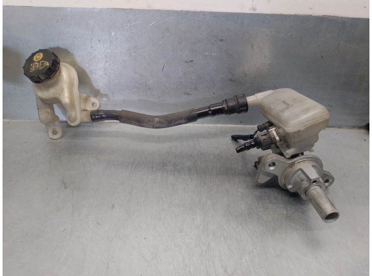 Recambio de bomba freno para ford fiesta (cb1) 1.4 tdci cat referencia OEM IAM 0204054029 0204054029 BOSCH