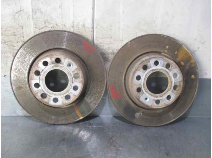 Replacement rear brake disc for Volkswagen Passat Variant (3C5) 2.0 TDI OEM IAM reference 1K0615601AD 