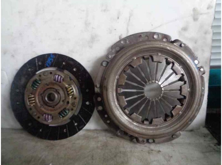 Recambio de kit embrague para citroën xsara berlina 1.9 diesel referencia OEM IAM 2052E5  VALEO