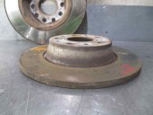 Replacement rear brake disc for Volkswagen Passat Variant (3C5) 2.0 TDI OEM IAM reference 1K0615601AD 