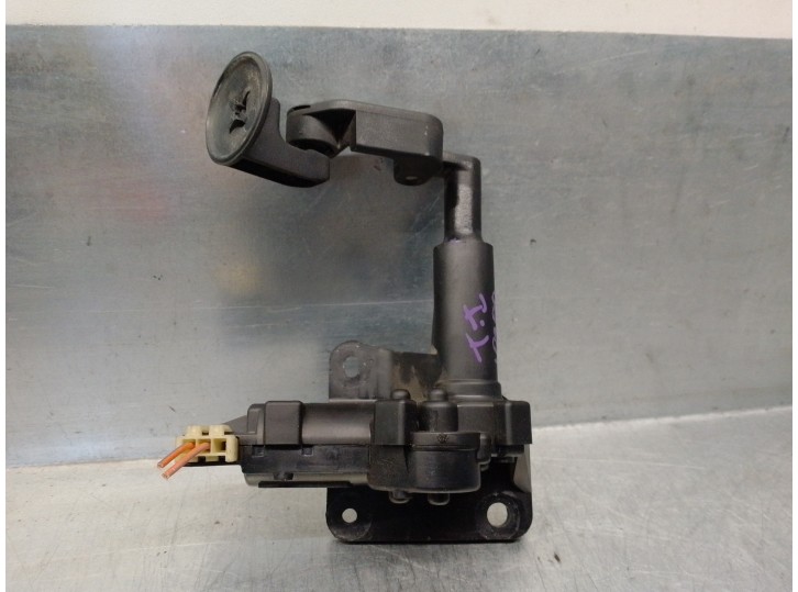 Recambio de motor regulacion ventana para chrysler voyager (rg) 2.4 cat referencia OEM IAM 04717607AB 688320 