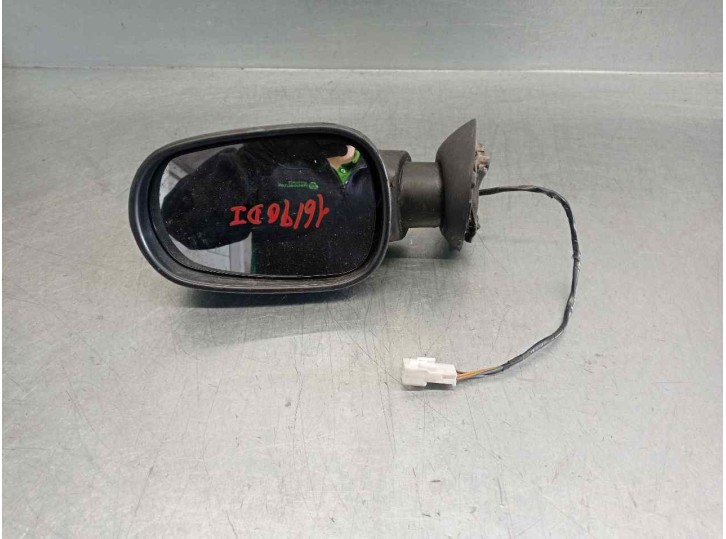 Replacement left wing mirror for Dacia Logan Ambiance OEM IAM reference 8200240599 5 PINS 4 DOORS
