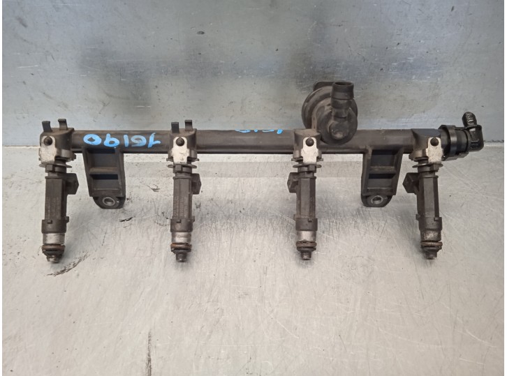 Recambio de rampa inyectora para dacia logan ambiance referencia OEM IAM 7700274294  