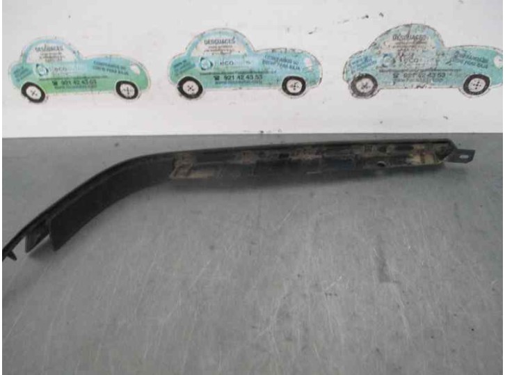 Recambio de cerquillo faro para mercedes-benz clase c (w202) berlina 2.2 cat referencia OEM IAM 2028260277 