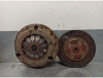Replacement clutch kit for Fiat 500 (312_) 1.2 LPG (312AXA1A) OEM IAM reference 71752579 