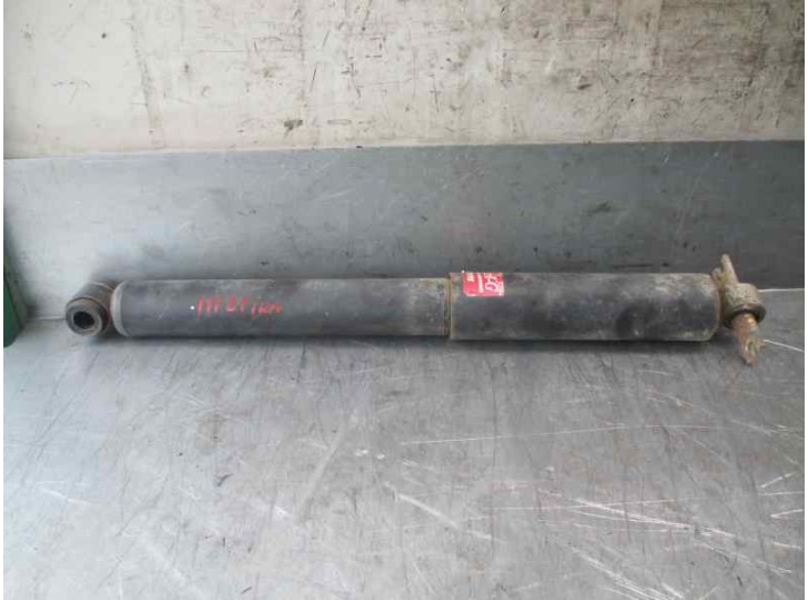 Replacement rear left shock absorber for Jeep Cherokee (XJ) 2.5 turbodiesel OEM IAM reference 34418 KYB
